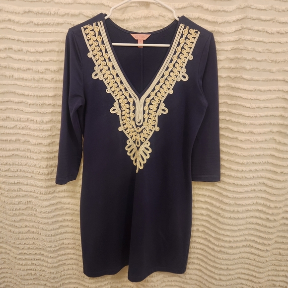 Lilly Pulitzer Dresses & Skirts - Lilly Pulitzer Fitted Dress embroidered Navy Blue Size small